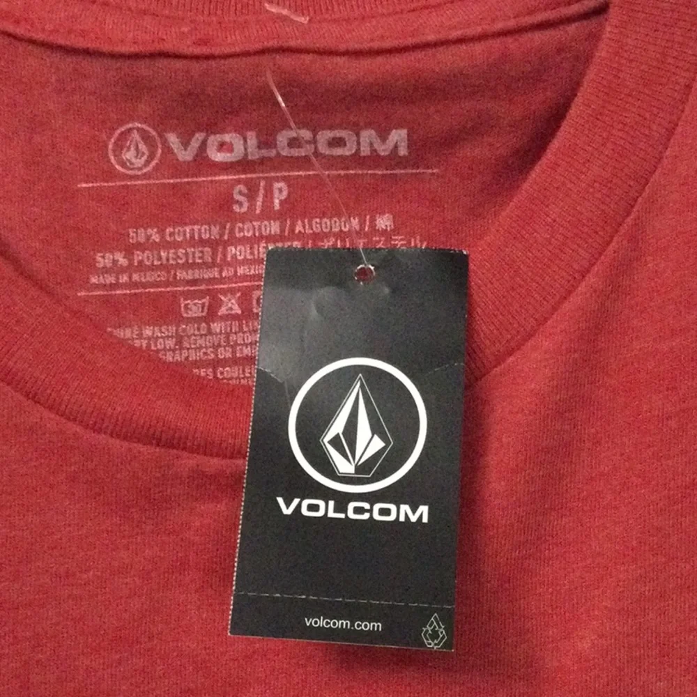 Volcom- red Tshirt